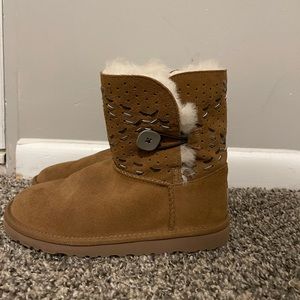 NWOT UGG Bailey Button Tehuano kids fur boots
